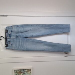 american eagle strech mom jeans